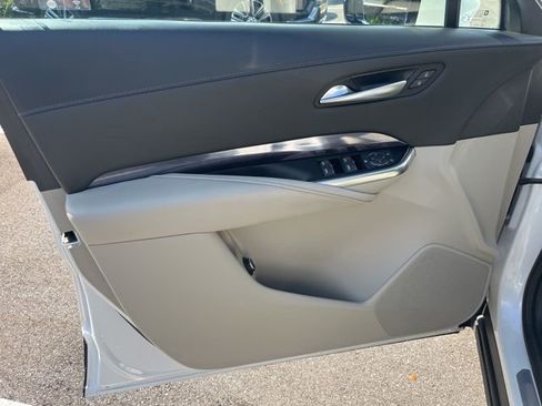 Certified 2022 Cadillac XT4 Luxury w/ Cold Weather Package image 26