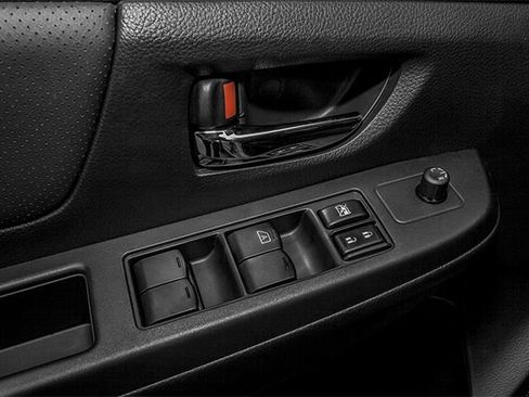 Used 2013 Subaru Crosstrek 2.0i Limited image 19