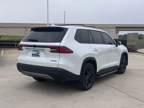 New 2026 Toyota Grand Highlander FWD image 5