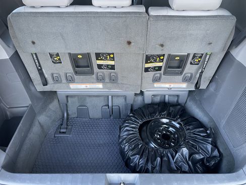 Used 2016 Toyota Sienna XLE image 36