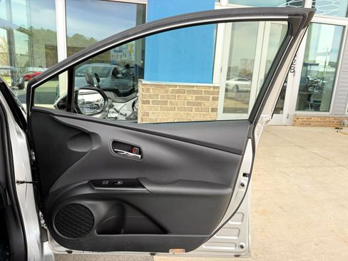 Used 2018 Toyota Prius Four w/ Advanced Technology Package image 26