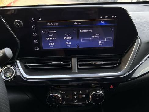 Used 2024 Chevrolet Trax RS w/ Sunroof Package image 20