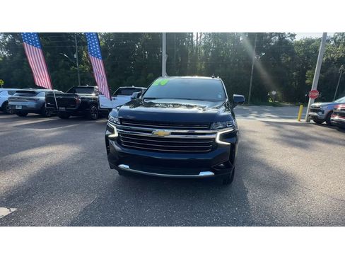 Used 2024 Chevrolet Suburban LT AWD/4WD image 7