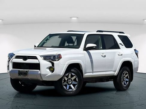 Used 2023 Toyota 4Runner TRD Off-Road Premium w/ Off Road Premium Plus Package AWD/4WD image 2