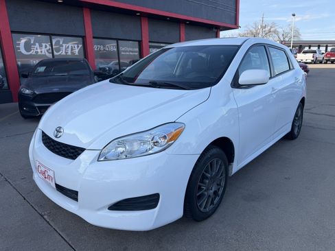 Used 2009 Toyota Matrix image 1