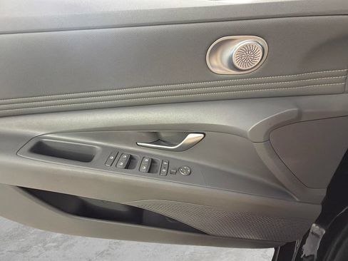 Used 2022 Hyundai Elantra SEL w/ Convenience Package FWD image 24