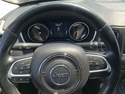 Used 2020 Jeep Compass Latitude w/ Cold Weather Group AWD/4WD image 18