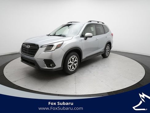 Used 2024 Subaru Forester Premium AWD/4WD image 1