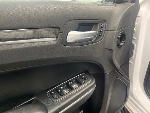 Used 2023 Chrysler 300 Touring L w/ Popular Equipment Group image 6