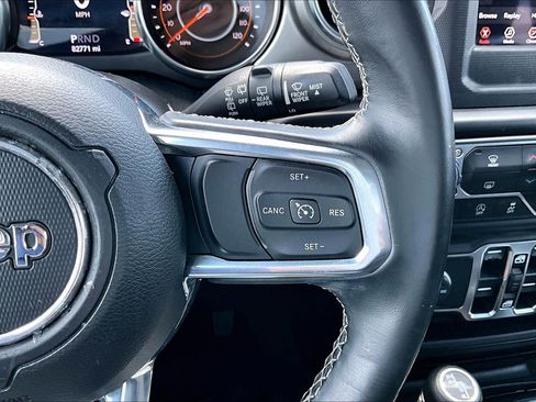 Used 2020 Jeep Wrangler Unlimited Sahara AWD/4WD image 22