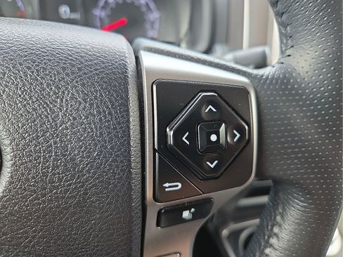 Used 2024 Toyota 4Runner SR5 AWD/4WD image 18