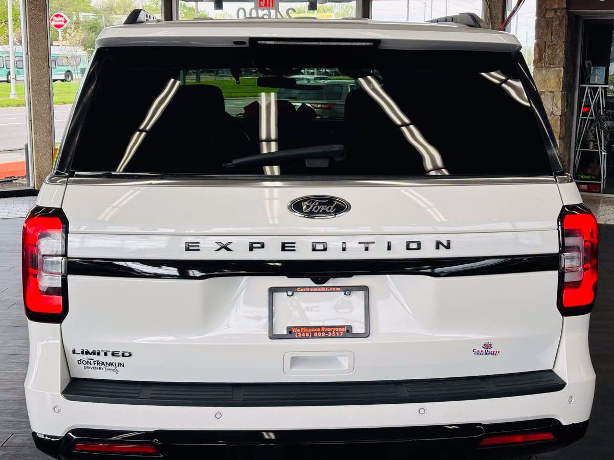 Used 2024 Ford Expedition Limited AWD/4WD image 10