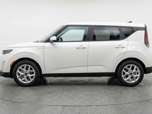 Used 2025 Kia Soul LX w/ LX Technology Package image 5