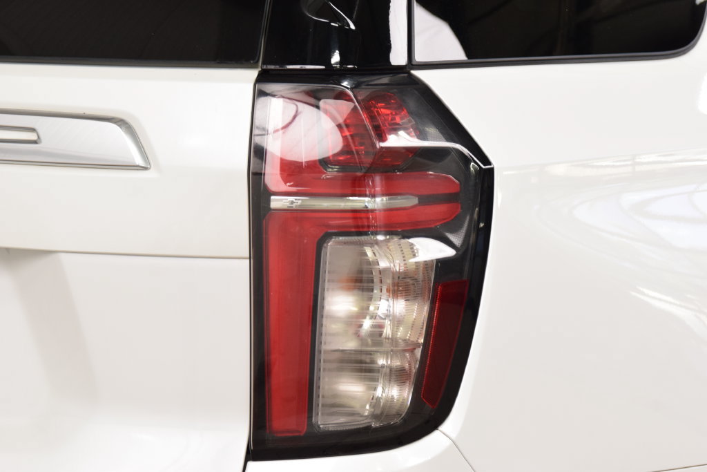 Used 2022 Chevrolet Tahoe High Country AWD/4WD image 19