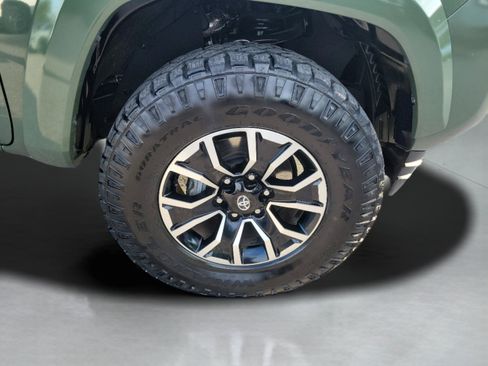 Used 2022 Toyota Tacoma TRD Sport w/ Technology Package RWD image 30