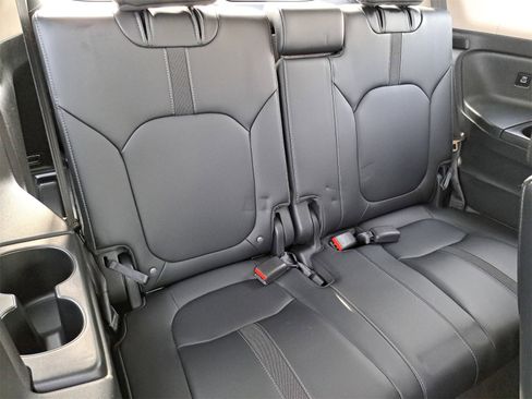 Used 2023 Honda Pilot EX-L image 12