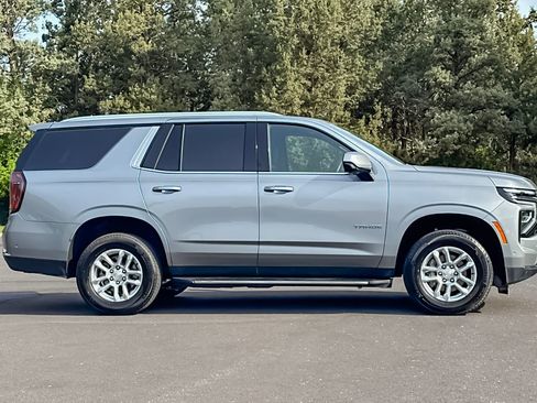 Used 2025 Chevrolet Tahoe LT AWD/4WD image 3
