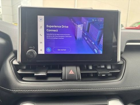 Used 2025 Toyota RAV4 XLE FWD image 10
