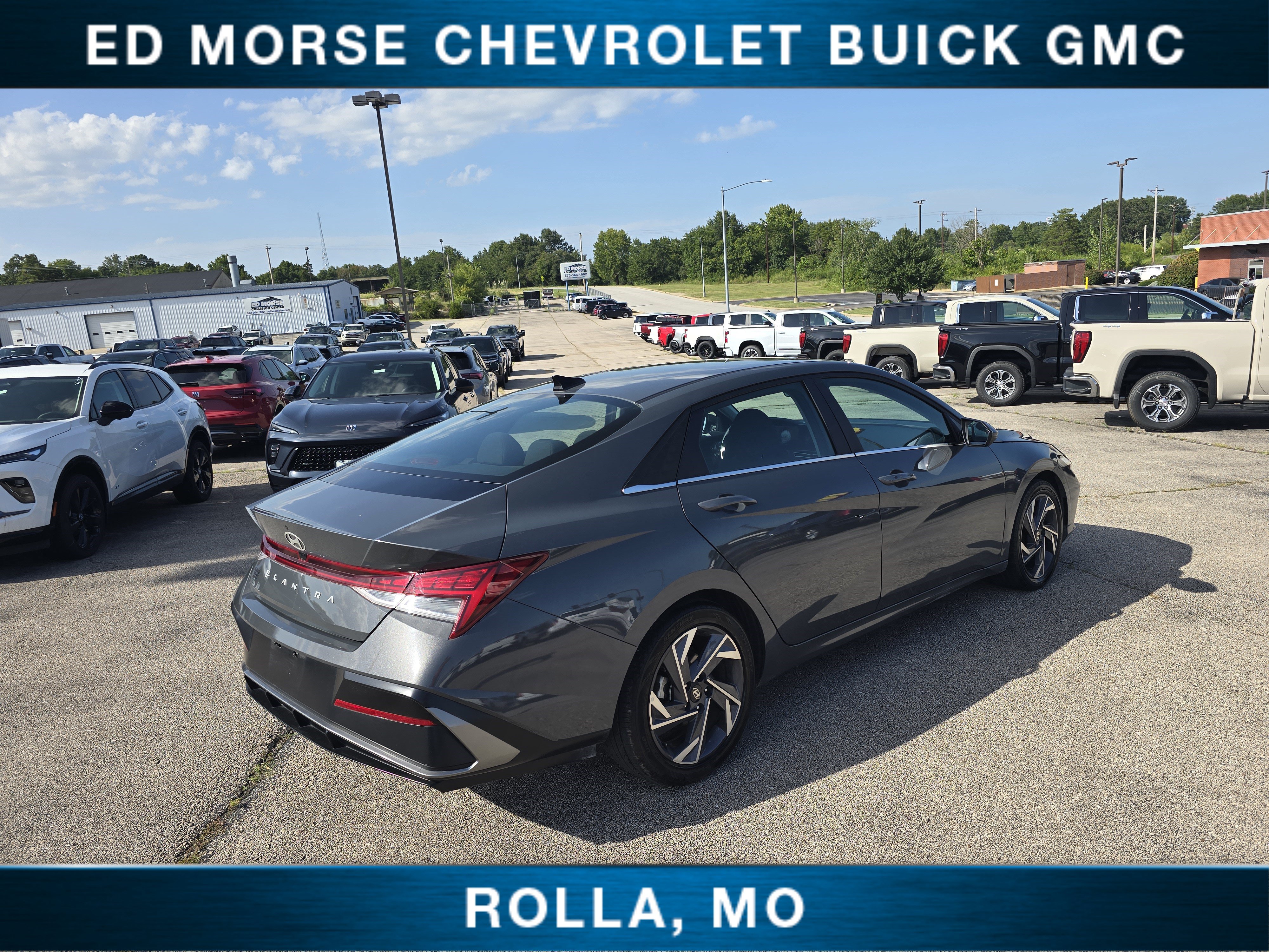 Used 2025 Hyundai Elantra SEL FWD image 3