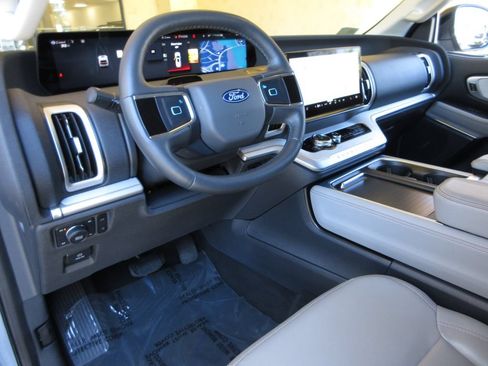 Certified 2025 Ford Expedition Max Active AWD/4WD image 13
