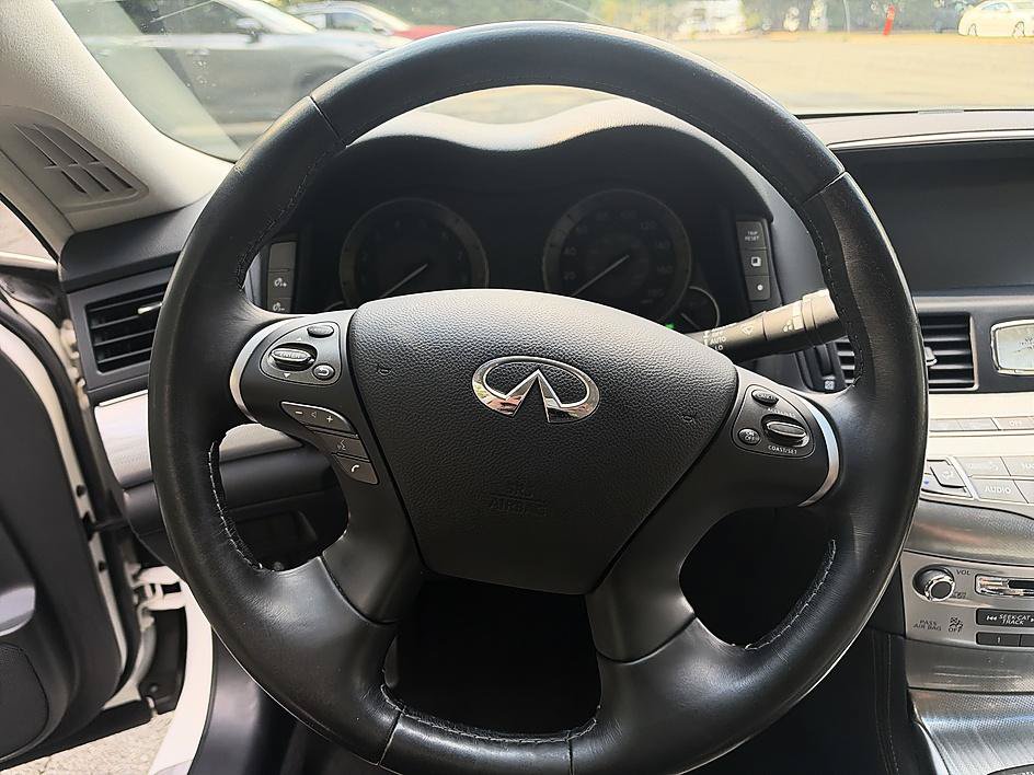 Certified 2018 INFINITI Q70 L 3.7 AWD/4WD image 3