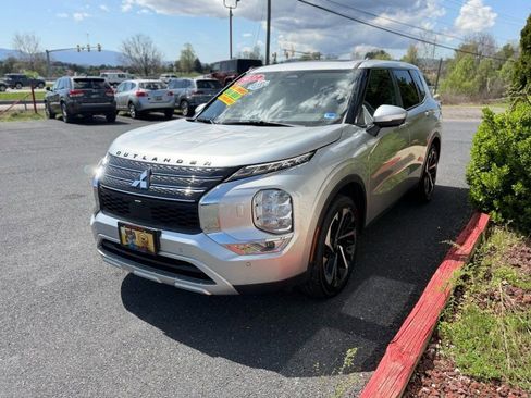 Used 2022 Mitsubishi Outlander SE AWD/4WD image 4