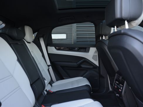 Certified 2026 Porsche Cayenne Coupe AWD/4WD image 29
