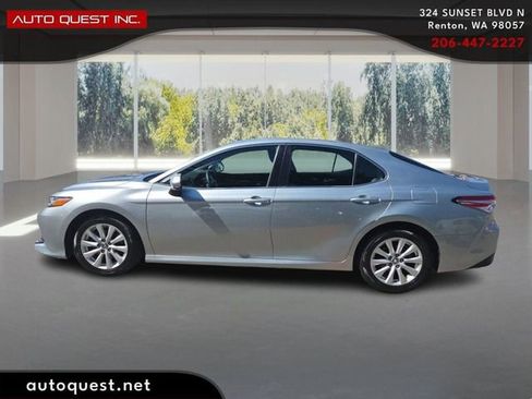 Used 2018 Toyota Camry LE FWD image 8