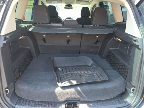 Used 2018 Ford C-MAX SE w/ Equipment Group 201A FWD image 13