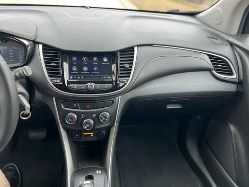 Used 2018 Chevrolet Trax LS image 21