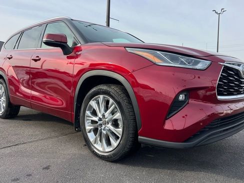 Used 2020 Toyota Highlander Limited image 7