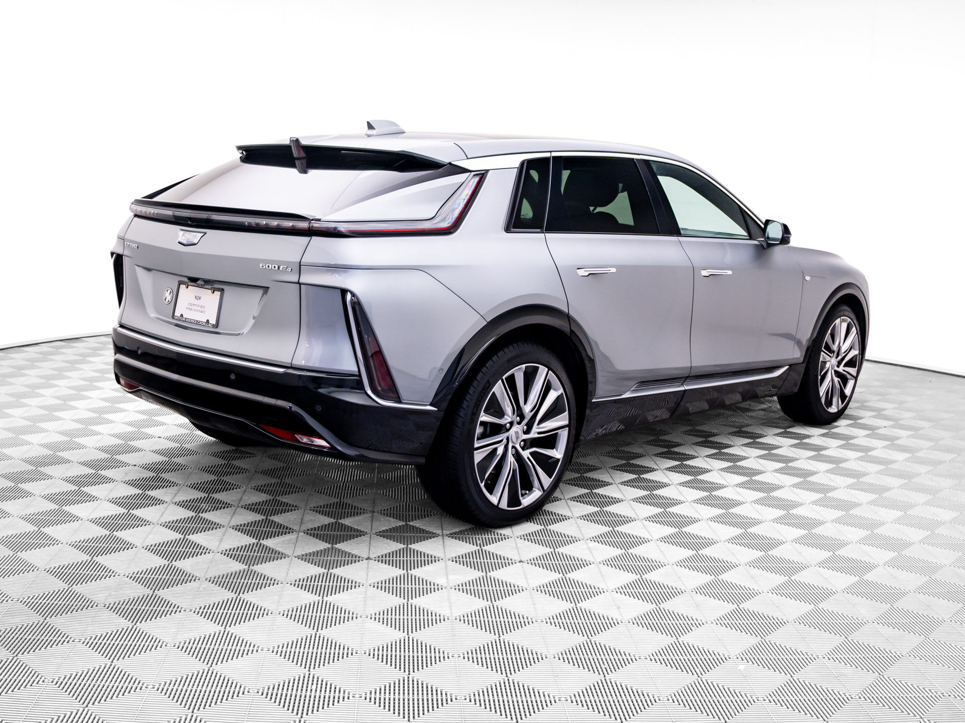 Certified 2025 Cadillac Lyriq Luxury w/ LPO, Floor Liner Package AWD/4WD image 5