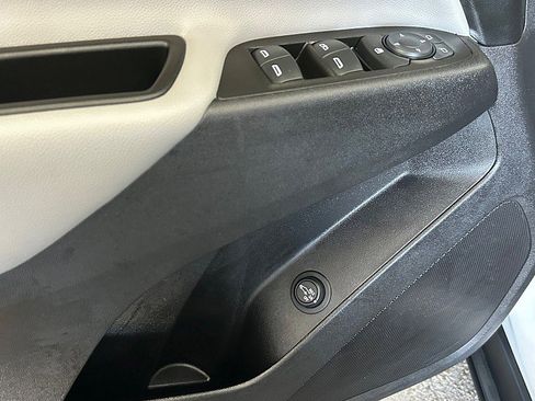 Used 2024 Chevrolet Equinox LT AWD/4WD image 31