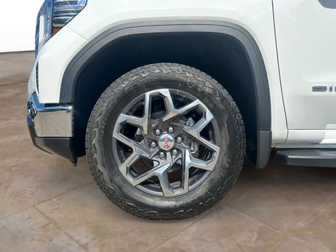 New 2026 GMC Sierra 1500 SLT image 29