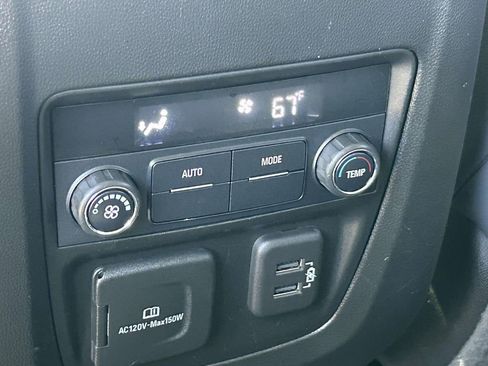 Used 2020 Buick Enclave Essence w/ Sound and Sites Package AWD/4WD image 16