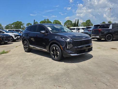 New 2026 Kia Sportage LX FWD image 2