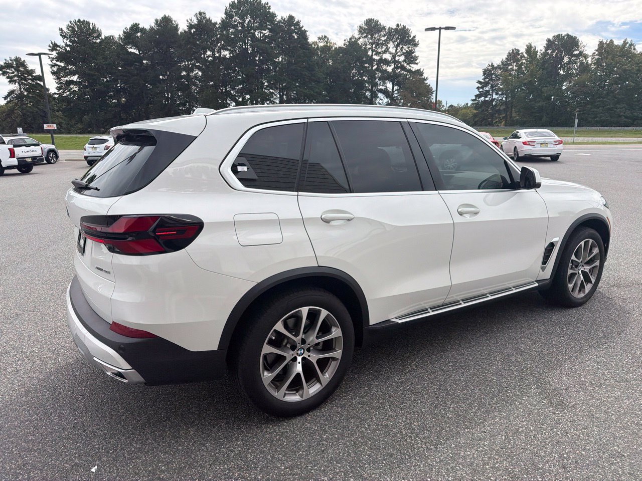 Used 2026 BMW X5 xDrive40i AWD/4WD image 10
