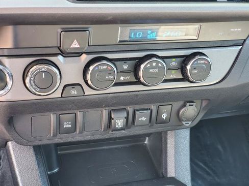 Used 2023 Toyota Tacoma TRD Sport AWD/4WD image 17
