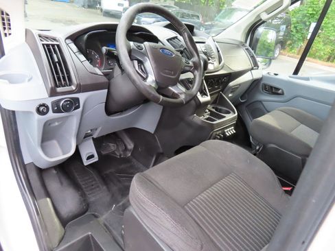 Used 2016 Ford Transit 250 130 Low Roof RWD image 12