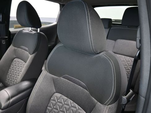 Used 2025 Nissan Kicks SV image 16