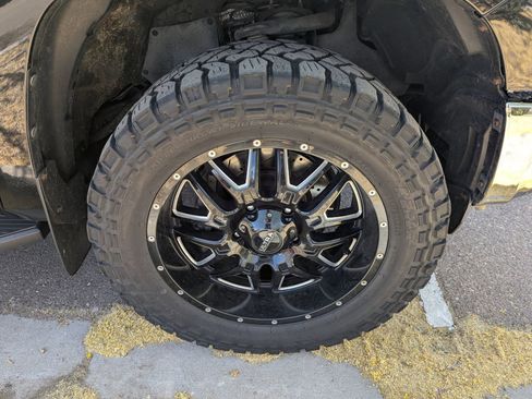 Used 2018 Toyota Tundra SR5 w/ TRD Off Road Package AWD/4WD image 5