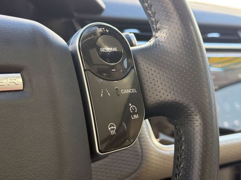 Used 2018 Land Rover Range Rover Velar S image 16