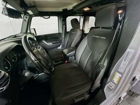 Used 2018 Jeep Wrangler Unlimited Rubicon w/ Cold Weather Group AWD/4WD image 27
