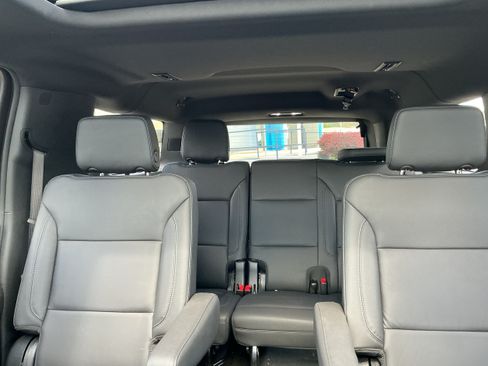 Certified 2025 Chevrolet Suburban LT w/ Comfort Package AWD/4WD image 10
