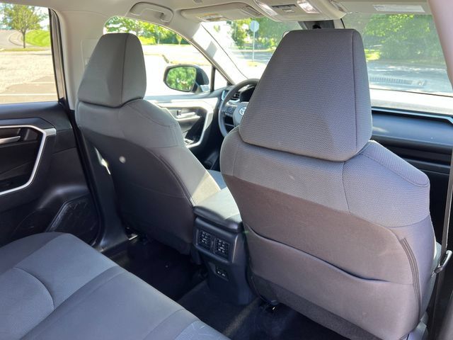 Used 2025 Toyota RAV4 XLE AWD/4WD image 34