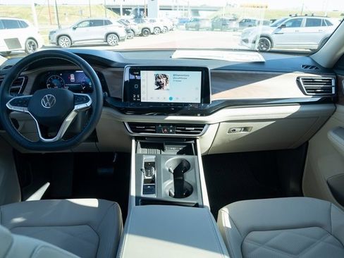 New 2026 Volkswagen Atlas SE image 29