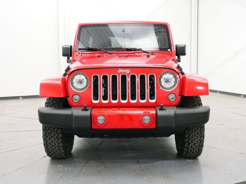 Used 2018 Jeep Wrangler Unlimited Sahara w/ Connectivity Group AWD/4WD image 2