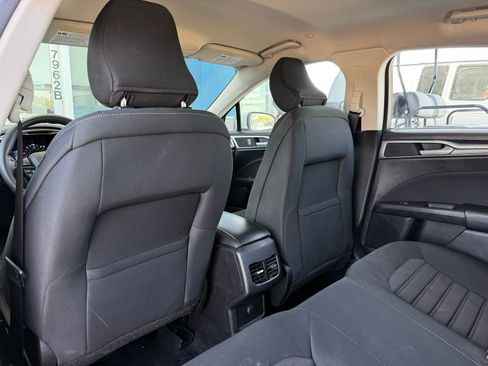 Used 2019 Ford Fusion SE FWD image 17