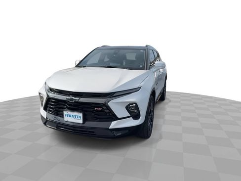 Used 2023 Chevrolet Blazer RS w/ Driver Confidence II Package FWD image 3