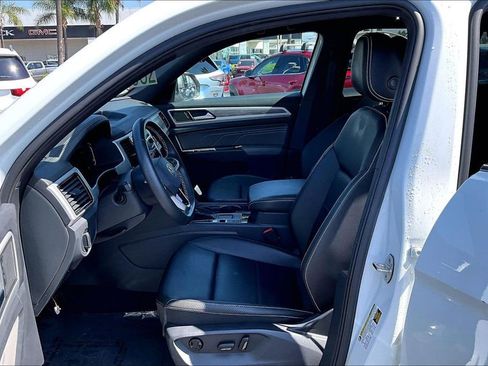 Used 2023 Volkswagen Atlas Cross Sport SE image 14